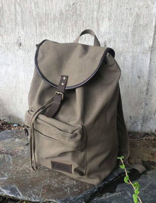 1004 World Famous Vintage Camper Rucksack - Olive 1004 World Famous Vintage Camper Rucksack - Olive
